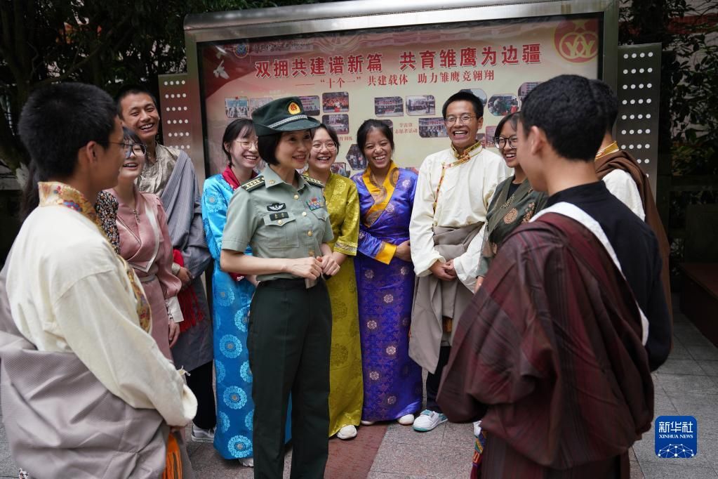 新时代聚力铸魂育人的“播火者”——记陆军工程大学“星火”理论宣讲服务政治教员群体