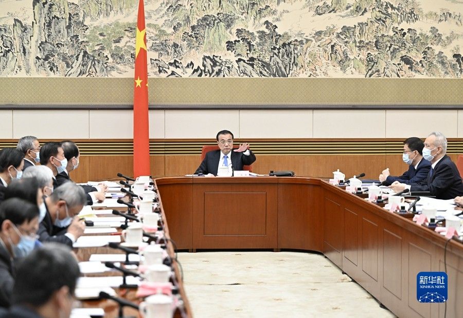 李克强主持召开各民主党派中央、全国工商联负责人和无党派人士代表座谈会 听取对政府工作报告的意见建议 韩正出席