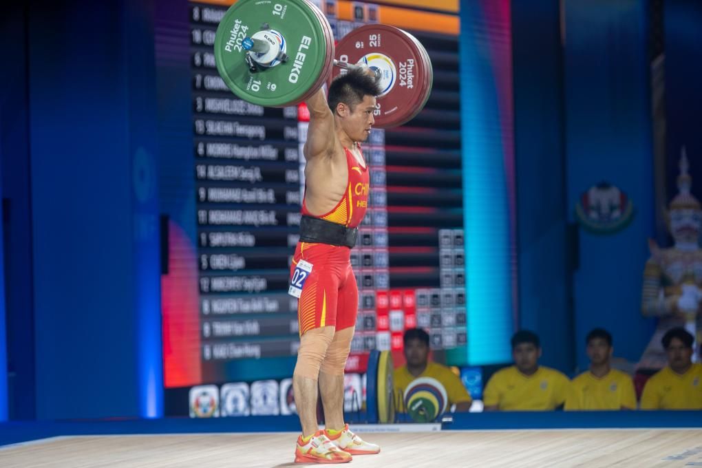 举重世界杯：李发彬获男子61公斤级两项冠军