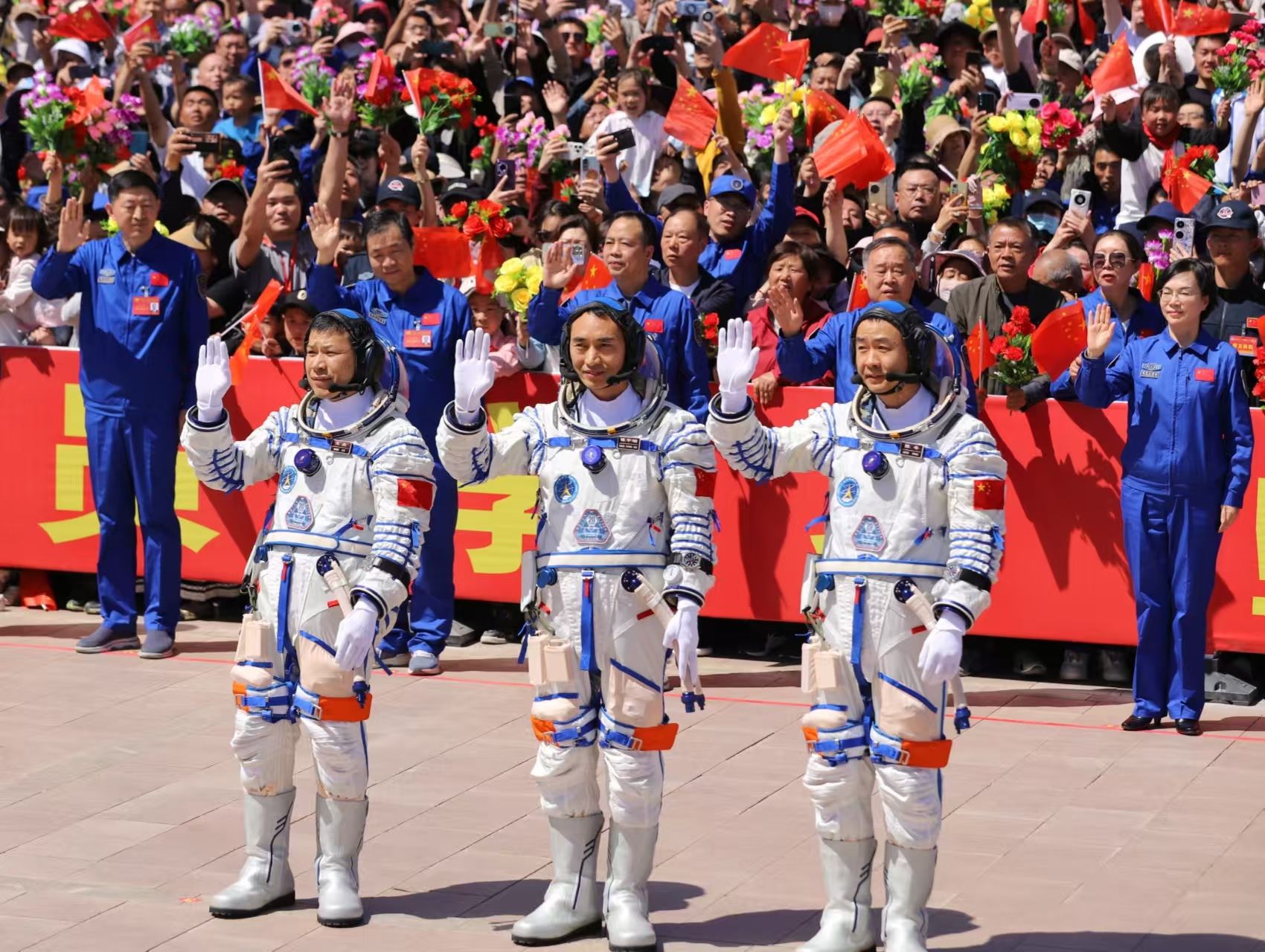 出发！神舟二十号航天员乘组领命出征