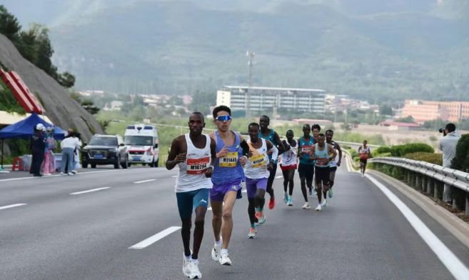 中实社河北武安：热血与激情交织的体育盛会5月25日普阳钢铁 赵马·2025武安马拉松激情开跑