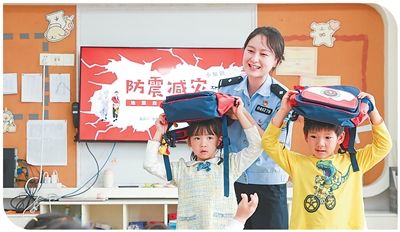 公安机关打防结合、多措并举  加强涉未成年人安全保护和犯罪预防（法治头条）