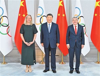 习近平会见国际奥委会主席考文垂和终身名誉主席巴赫