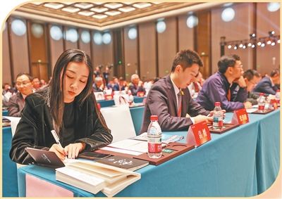 乘势而上 接续推进中国式现代化建设 ——第二十届中国经济论坛综述