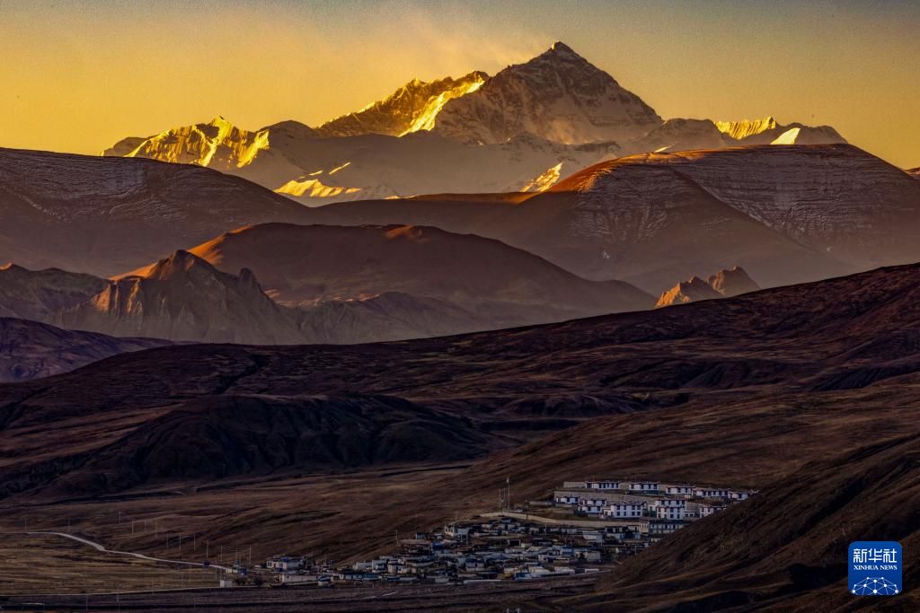 珠峰脚下，他们住进温暖的家【10】