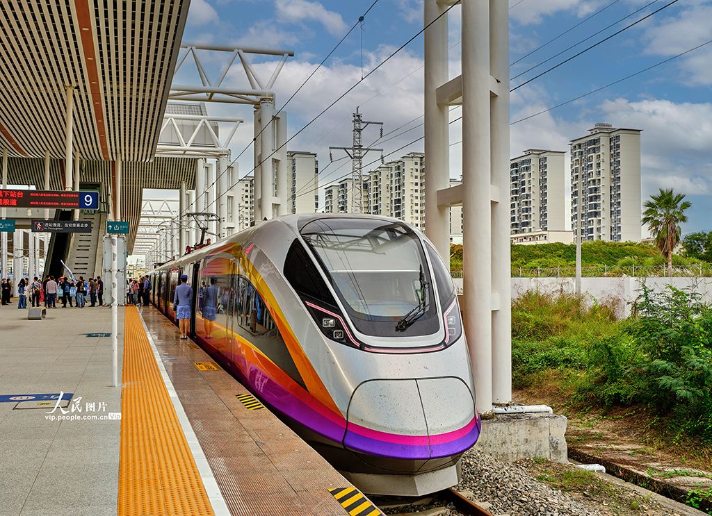 海南三亚:“三乐”主题列车开行一年