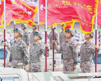 二〇二五，时光铭刻热血与荣耀（强军路上·年终特别策划）