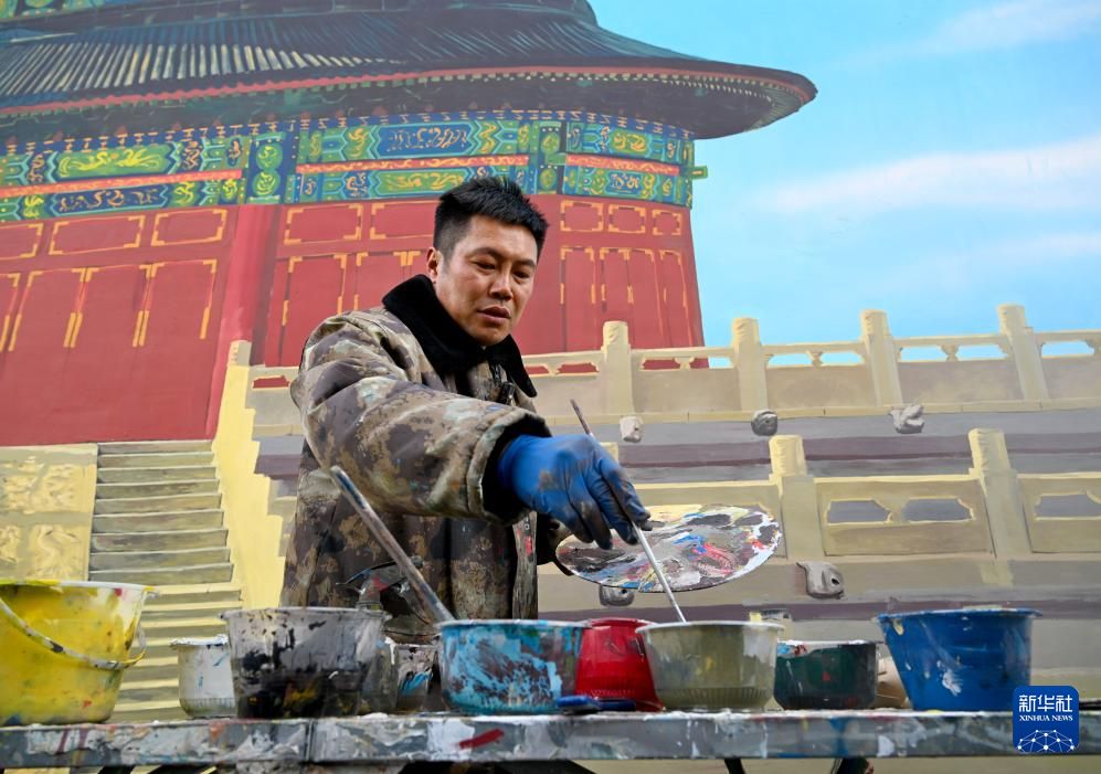 一支画笔 勾勒出乡村百姓的“诗与远方”