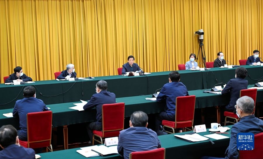 栗战书在湿地保护法实施座谈会上强调 深入学习贯彻习近平生态文明思想 引领我国湿地保护工作全面进入法治化轨道