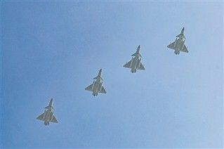 南部战区空军航空兵某旅开展飞行训练