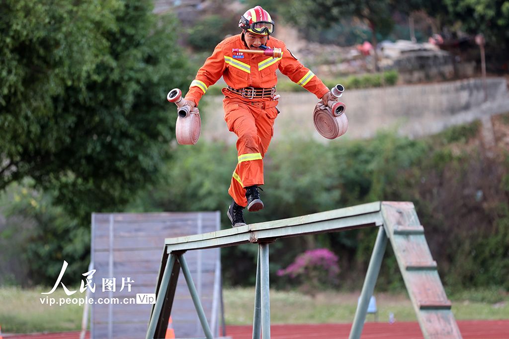 福建厦门：应急救援技能大比拼