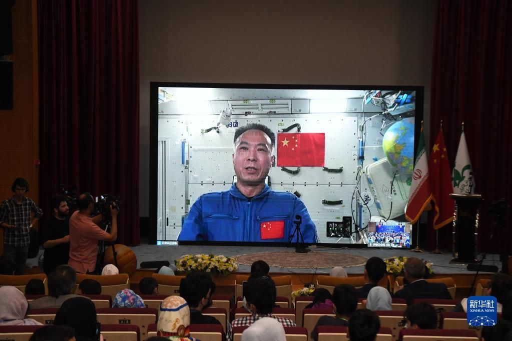 新华全媒+丨神舟十五号航天员乘组与上合组织国家青少年开展“天地问答”