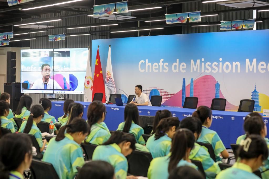 我以志愿写青春——杭州亚运会“小青荷”说